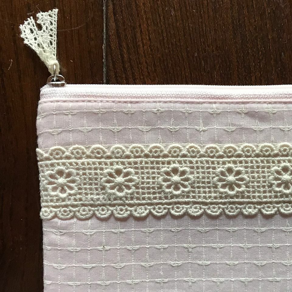 フラットポーチ 化粧ポーチ ピンク ファブリック レース 刺繍 ファッション雑貨 画像2